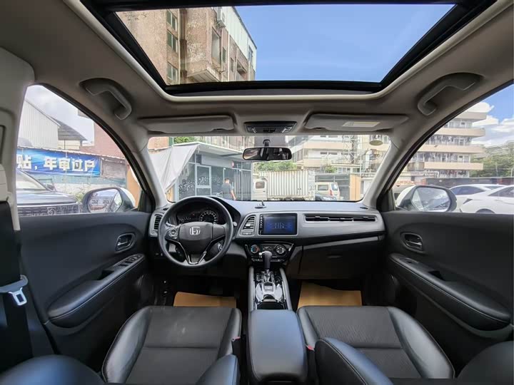 Фото 4 - Honda Vezel