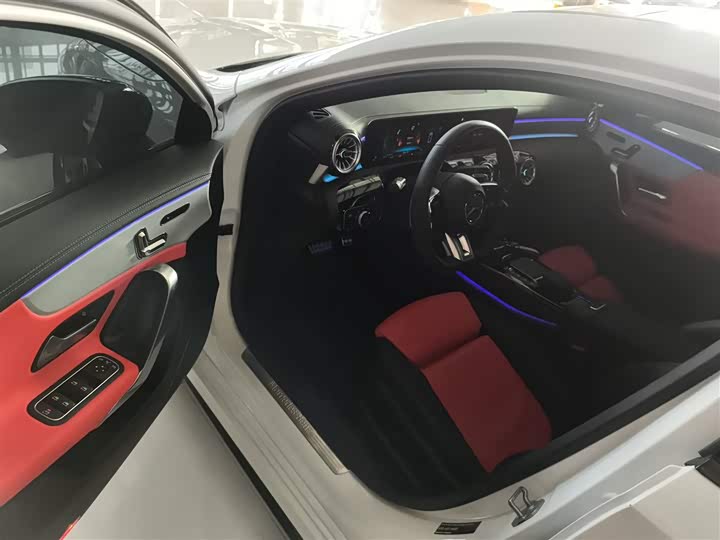 Фото 15 - Mercedes-Benz A-Class AMG