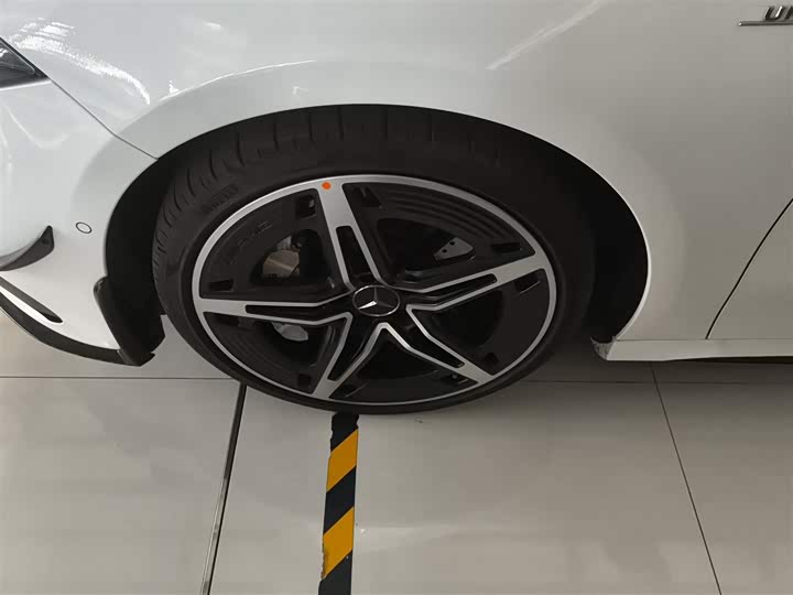 Фото 22 - Mercedes-Benz A-Class AMG