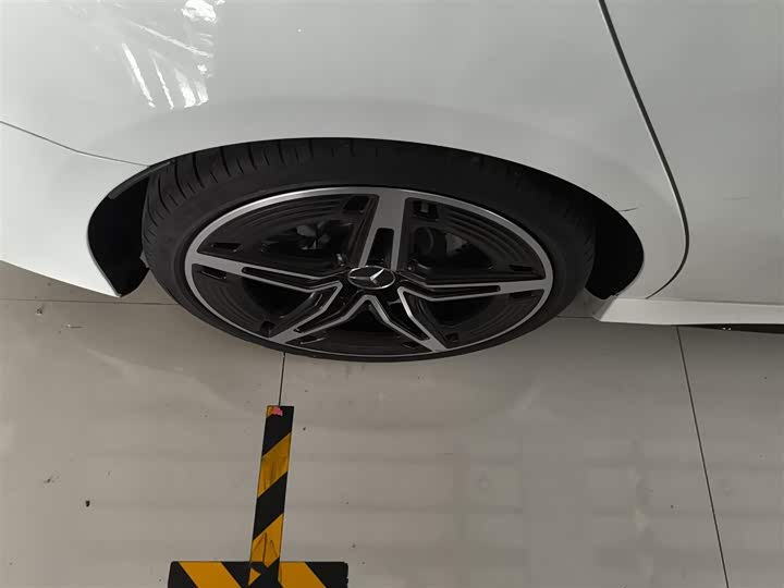 Фото 25 - Mercedes-Benz A-Class AMG