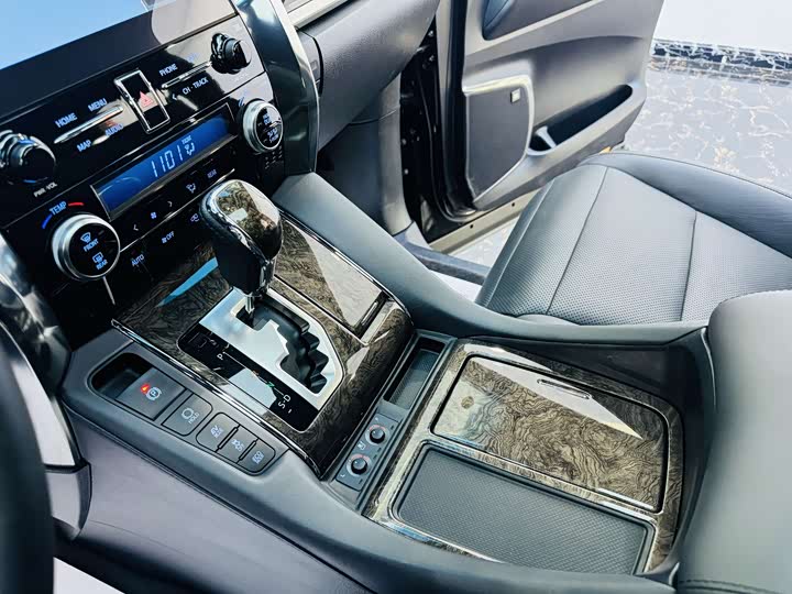 Фото 8 - Toyota Alphard