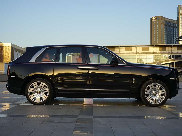 Фото 4 - Rolls-Royce Cullinan