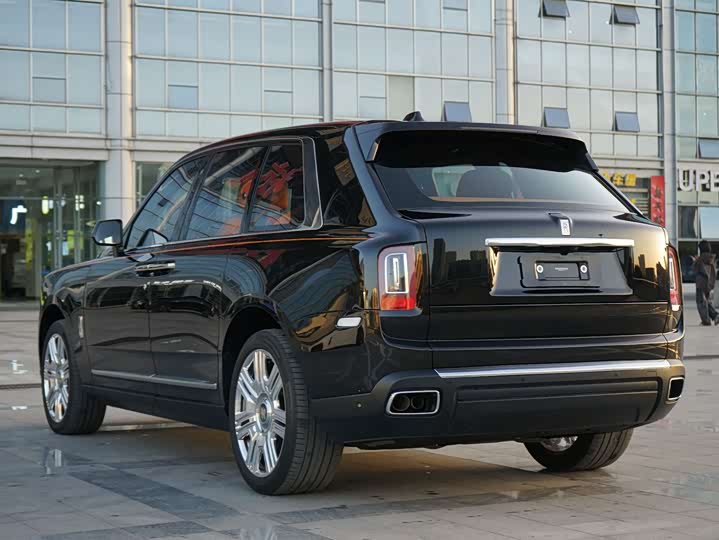 Фото 5 - Rolls-Royce Cullinan