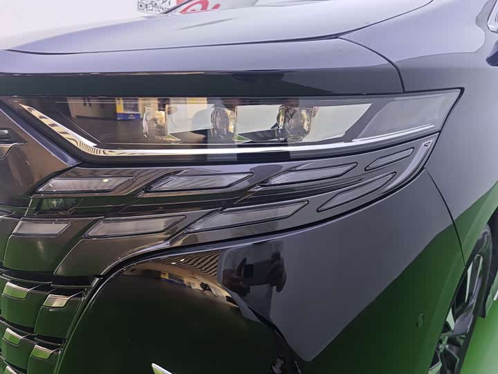 Фото 7 - Toyota Alphard