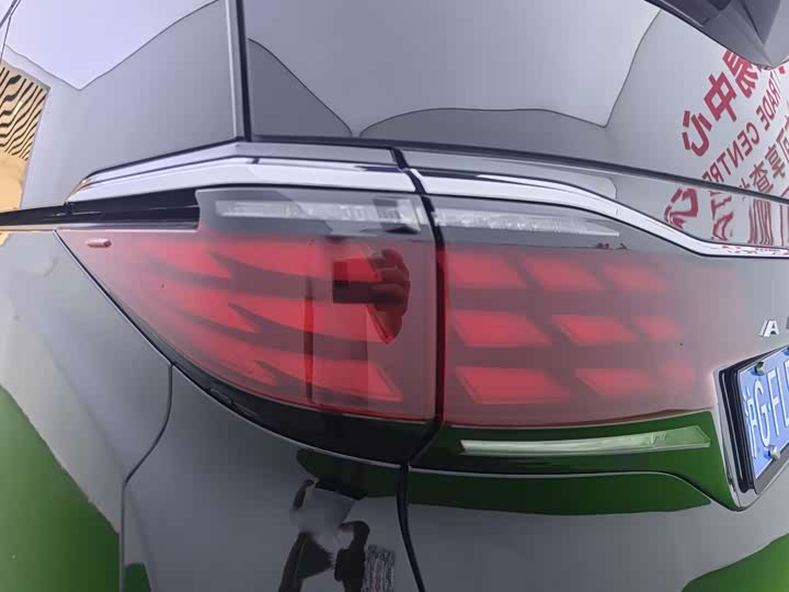 Фото 9 - Toyota Alphard