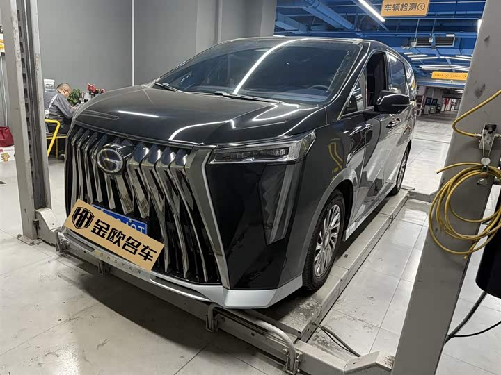 Фото 1 - GAC Trumpchi M8