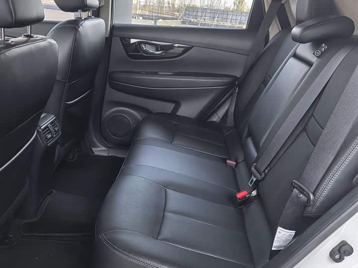 Фото 14 - Nissan X-Trail