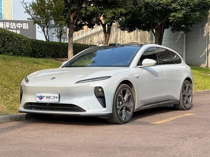 Фото 1 - Nio ET5T