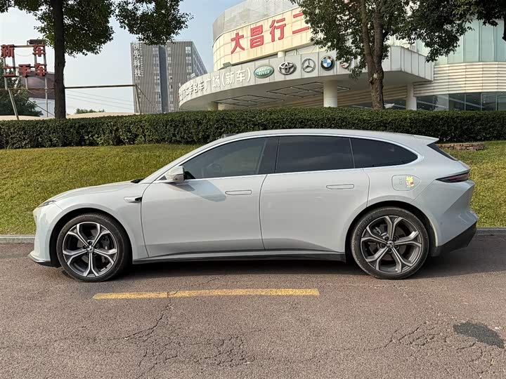 Фото 3 - Nio ET5T