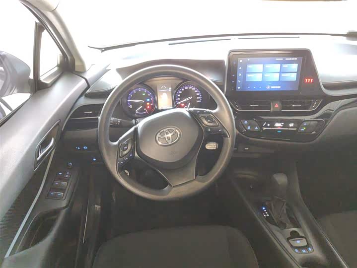 Фото 11 - Toyota Izoa