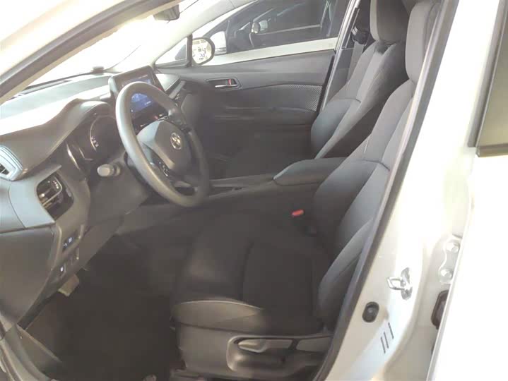 Фото 15 - Toyota Izoa