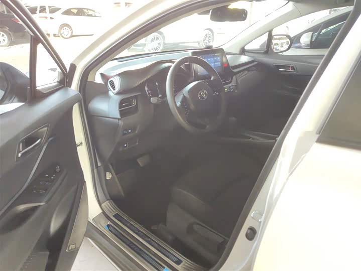 Фото 16 - Toyota Izoa