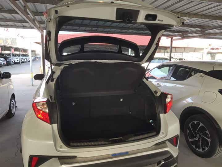 Фото 19 - Toyota Izoa