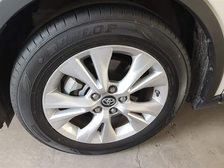 Фото 23 - Toyota Izoa