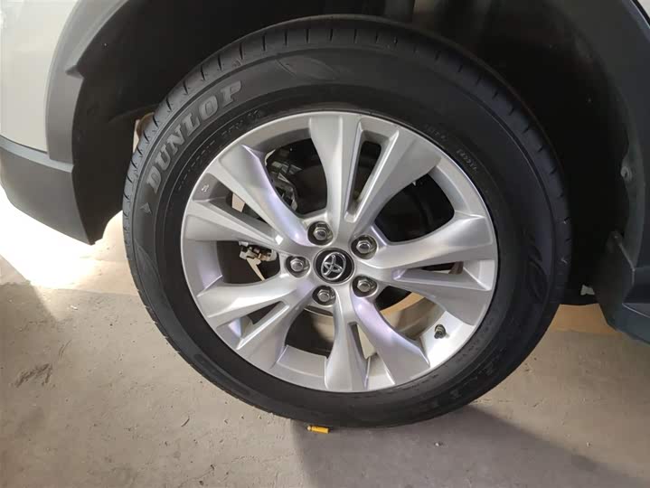 Фото 26 - Toyota Izoa