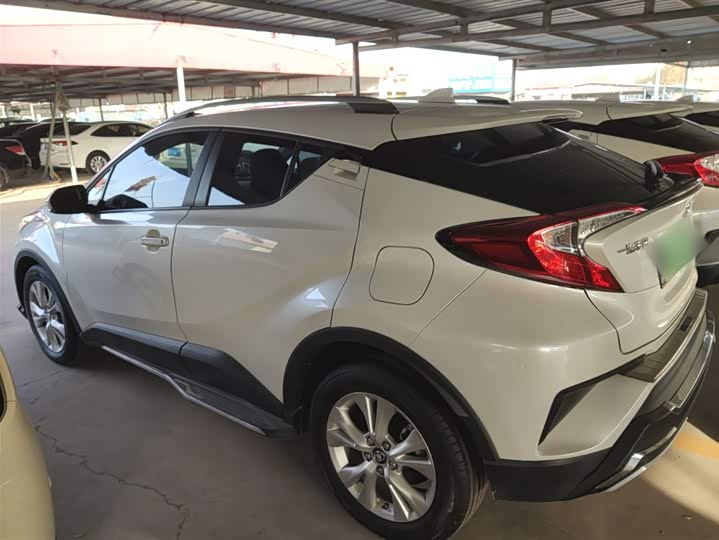 Фото 5 - Toyota Izoa