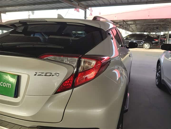 Фото 8 - Toyota Izoa