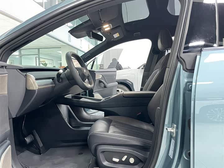 Фото 15 - Nio Onvo L60