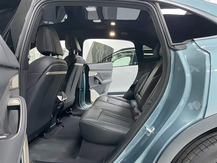 Фото 17 - Nio Onvo L60