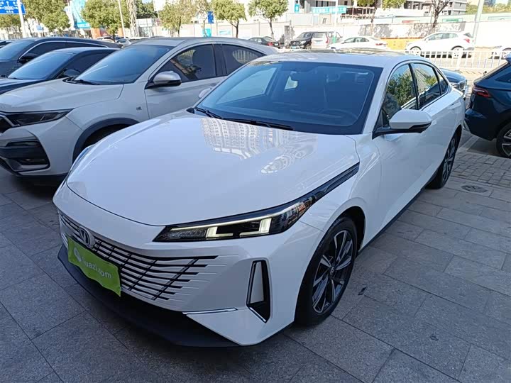 Фото 2 - Changan Eado Plus