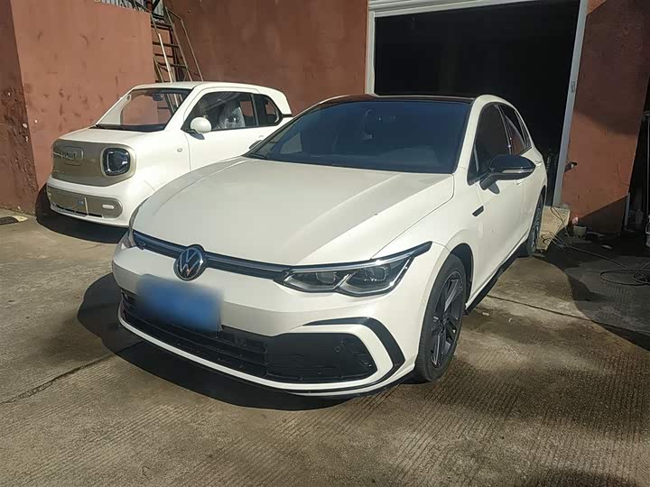 Фото 1 - Volkswagen Golf