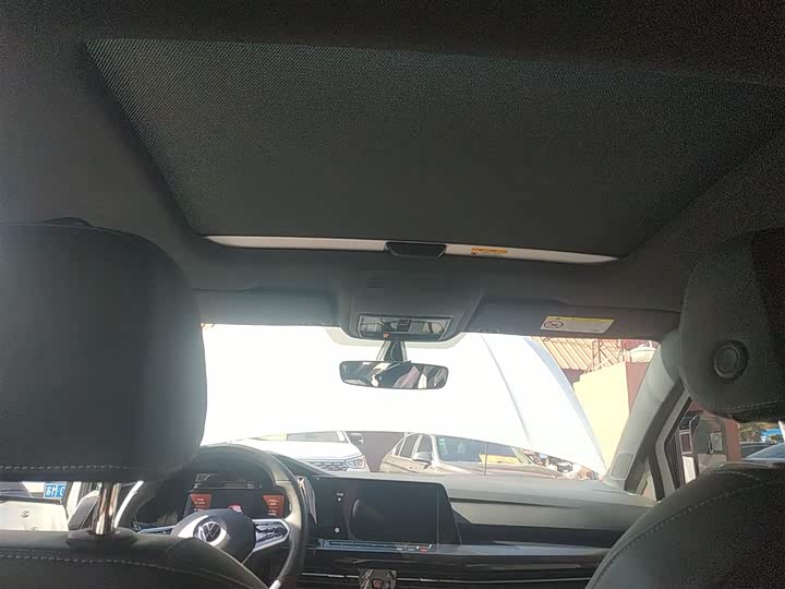 Фото 18 - Volkswagen Golf