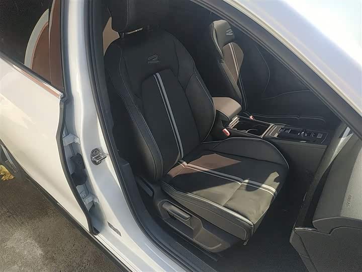 Фото 25 - Volkswagen Golf