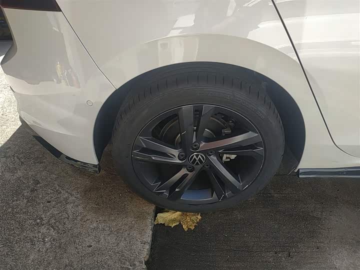 Фото 26 - Volkswagen Golf