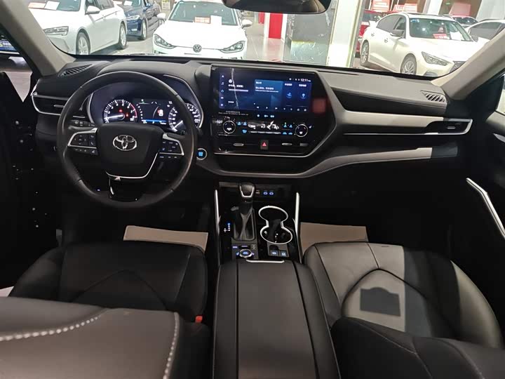 Фото 10 - Toyota Highlander