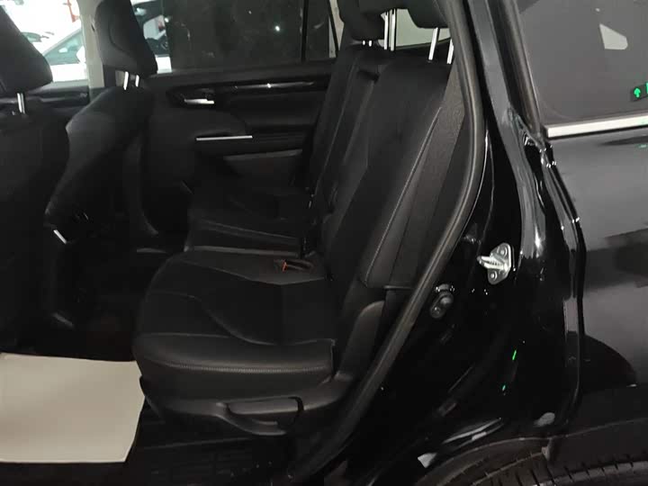 Фото 17 - Toyota Highlander