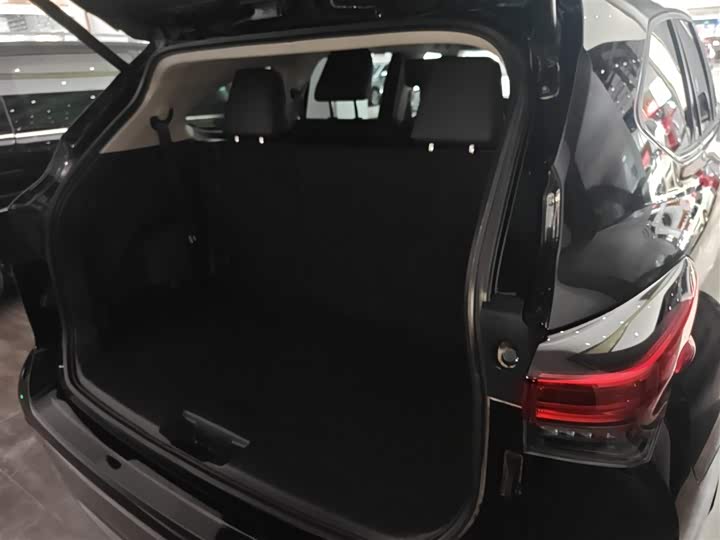 Фото 19 - Toyota Highlander