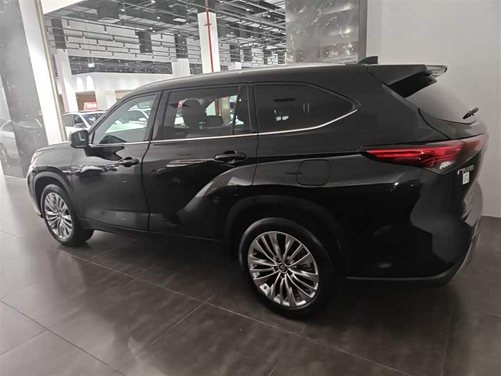 Фото 5 - Toyota Highlander