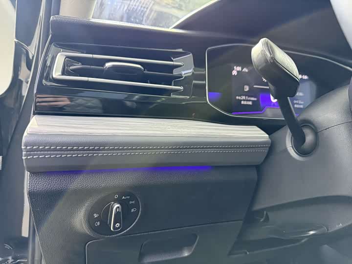 Фото 8 - Volkswagen Sagitar L