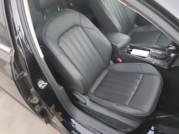 Фото 25 - Volkswagen Passat