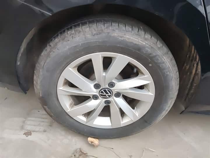 Фото 26 - Volkswagen Passat