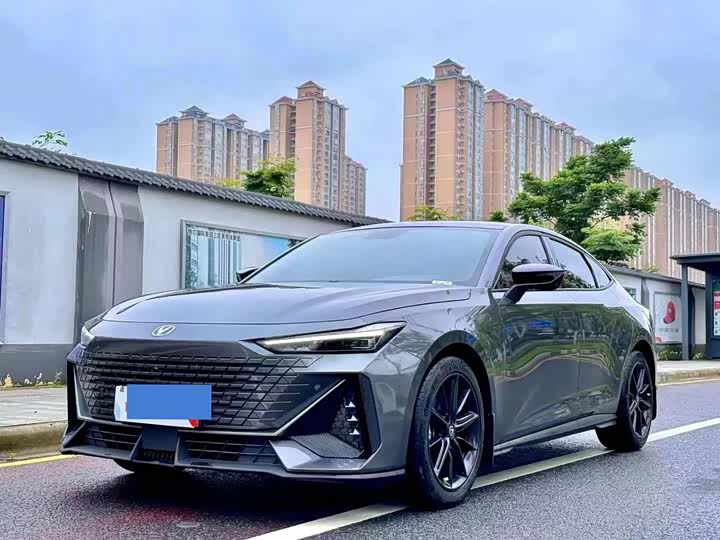 Фото 1 - Changan UNI-V