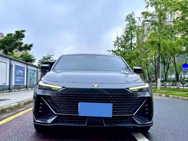 Фото 2 - Changan UNI-V