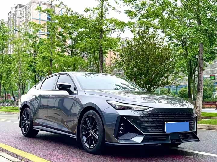 Фото 3 - Changan UNI-V