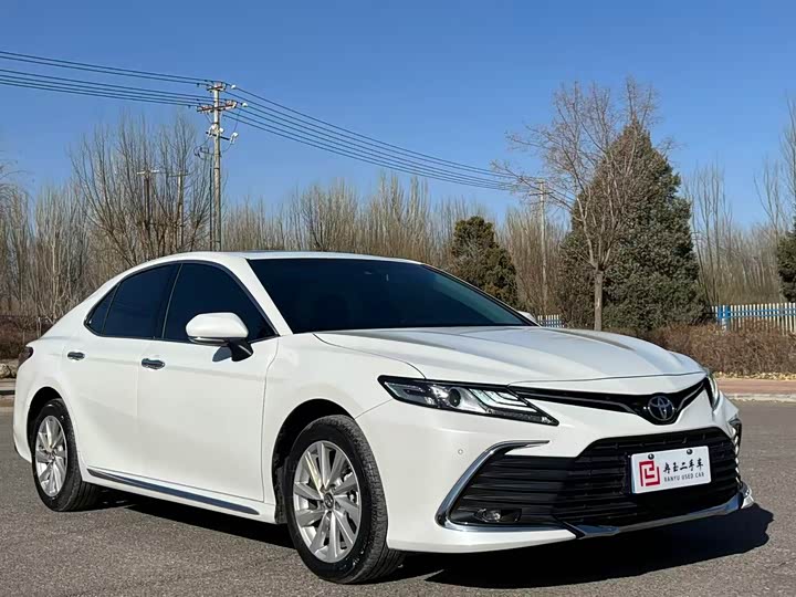 Фото 3 - Toyota Camry