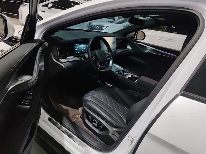 Фото 15 - BYD Sea Lion 07 EV