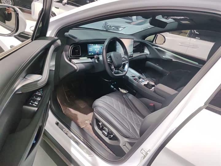 Фото 16 - BYD Sea Lion 07 EV