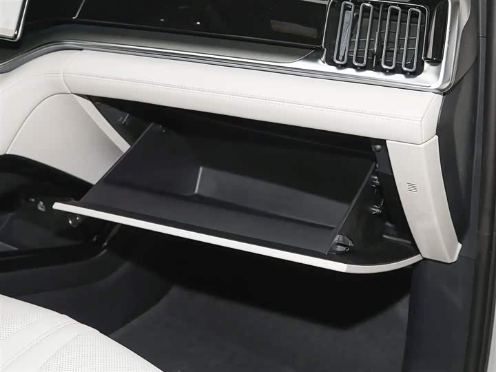 Фото 13 - BYD Song Plus Hybrid/EV