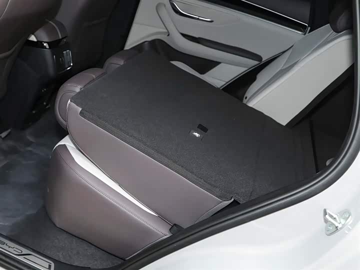 Фото 20 - BYD Song Plus Hybrid/EV