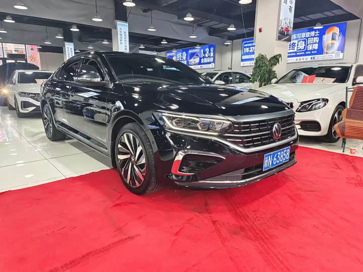 Фото 1 - Volkswagen Passat