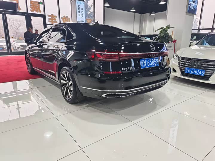 Фото 7 - Volkswagen Passat