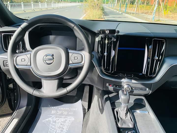 Фото 16 - Volvo XC60