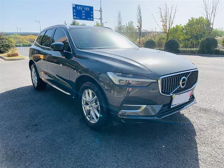 Фото 4 - Volvo XC60