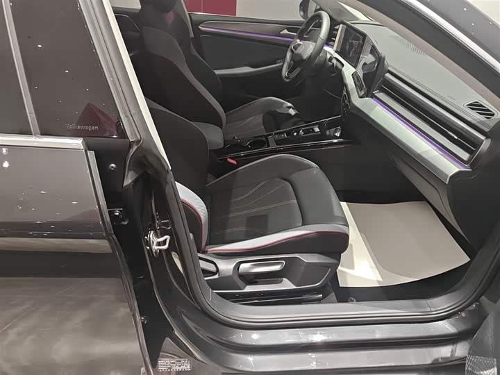 Фото 25 - Volkswagen Lamando L