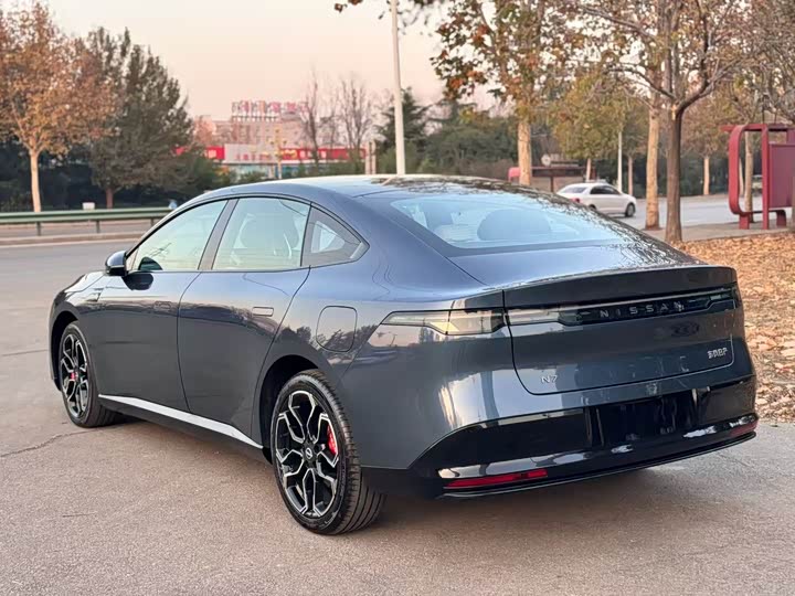 Фото 8 - Nissan N7