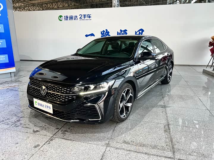 Фото 1 - Volkswagen Passat